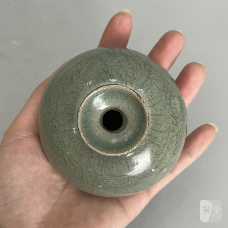 明代 高丽青釉暗刻花卉纹油壶 - 图10